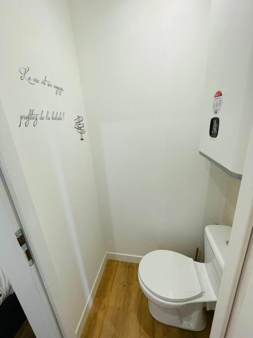 Le Belloc- Suberbe Appartement T1 Bis - Au Calme - Terrasse - Vue Jardin Ажен Экстерьер фото